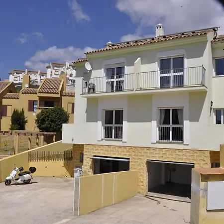 Immaculate 3-Bed House In Fuengirola For 6 Pers Fuengirola