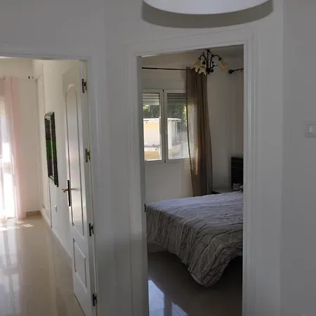 Immaculate 3-Bed House In Fuengirola For 6 Pers Fuengirola