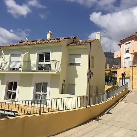 Vakantiehuis Immaculate 3-Bed House In Fuengirola For 6 Pers Fuengirola