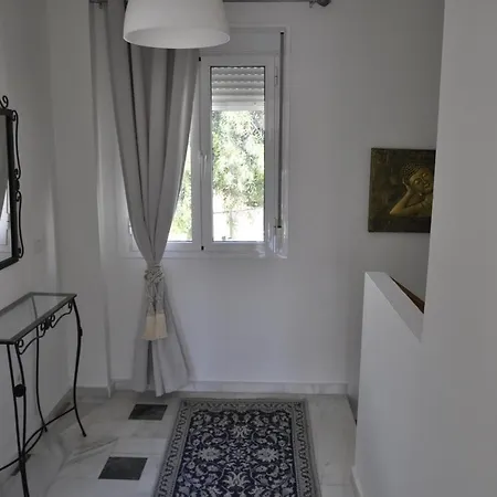 Immaculate 3-Bed House In Fuengirola For 6 Pers Vakantiehuis Fuengirola