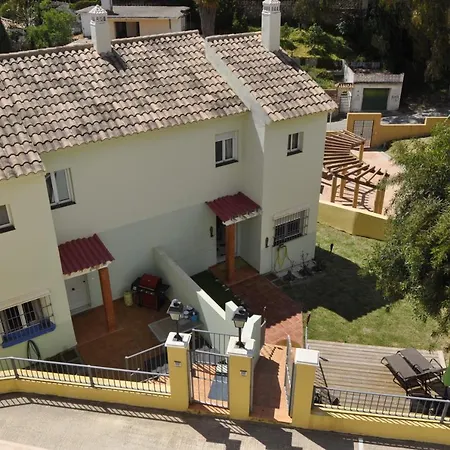Immaculate 3-Bed House In Fuengirola For 6 Pers Vakantiehuis