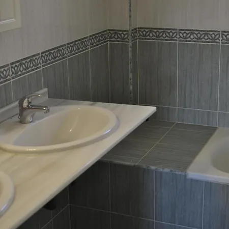 Immaculate 3-Bed House In Fuengirola For 6 Pers Vakantiehuis *