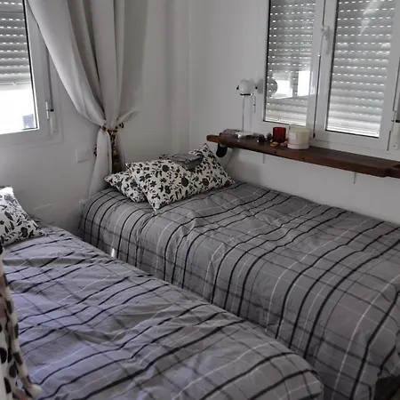 Vakantiehuis Immaculate 3-Bed House In Fuengirola For 6 Pers *