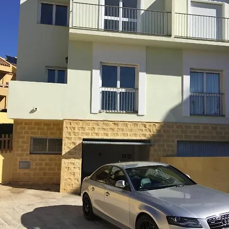 Immaculate 3-Bed House In Fuengirola For 6 Pers Vakantiehuis *